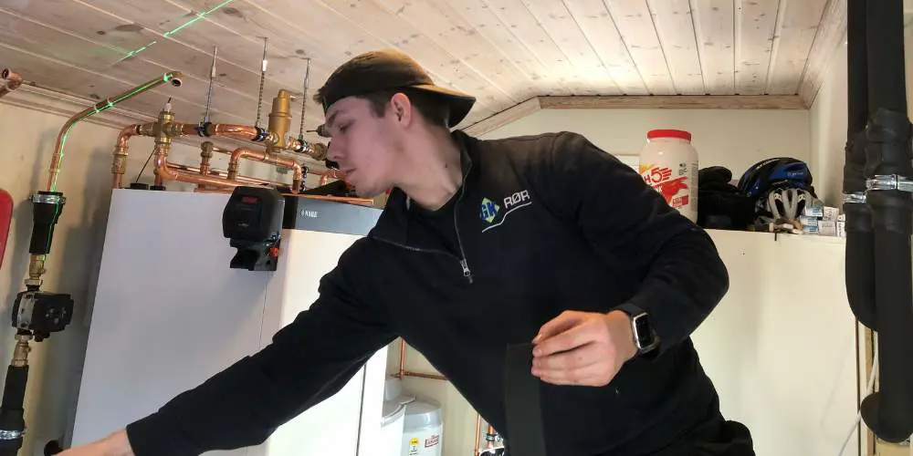 Eric-GK rør_installerer_1000x500.jpg