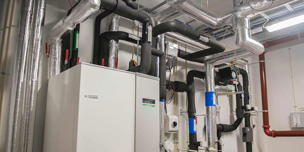 Bergvarme_Lia-barnehage-varmepumpe_1000x500.jpg